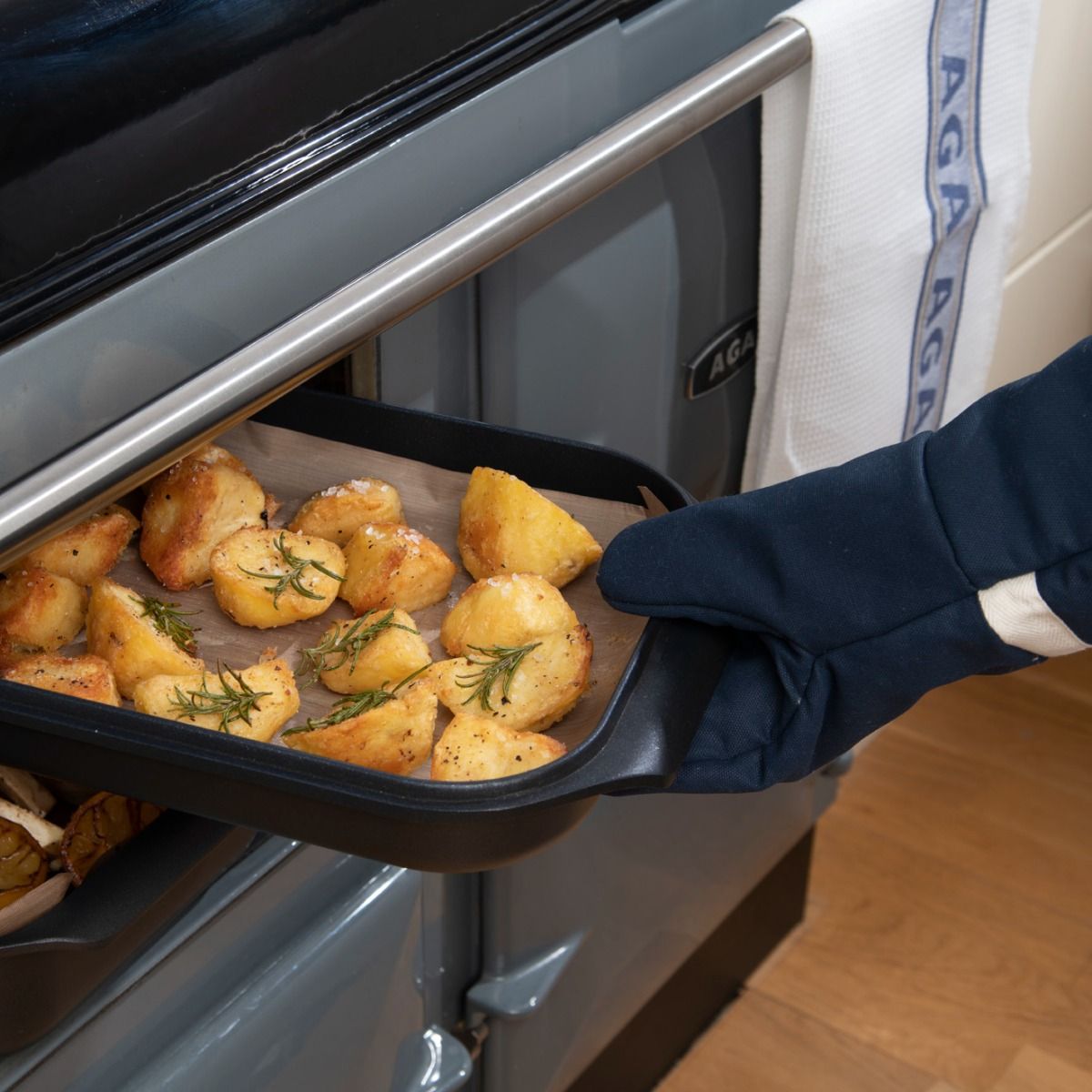 AGA Cast Aluminum Roaster with Griddle Lid